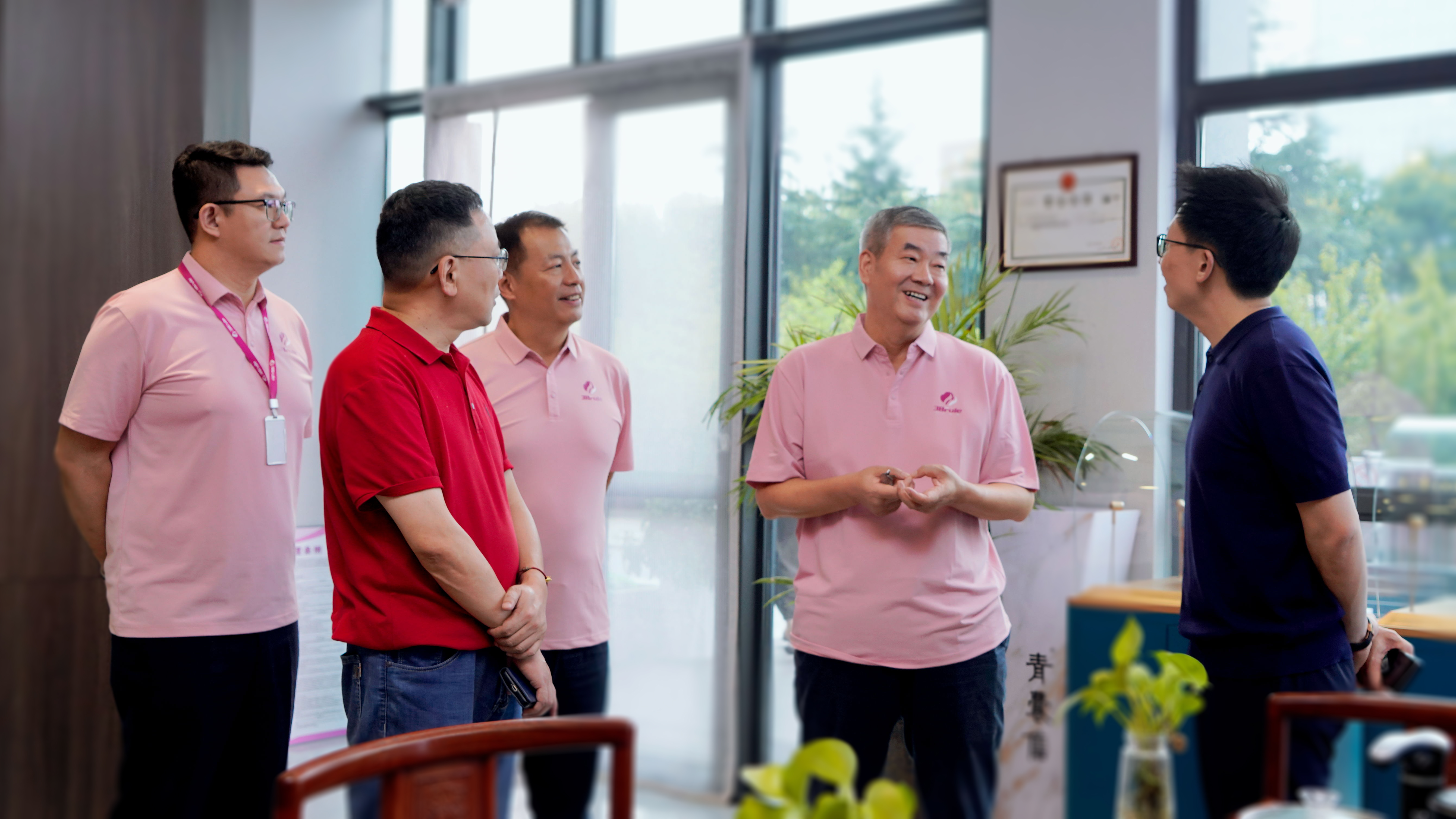 北京博奧晶方生物董事長(zhǎng)楊越、晶準(zhǔn)生物總裁李天民一行到三八婦樂參訪交流